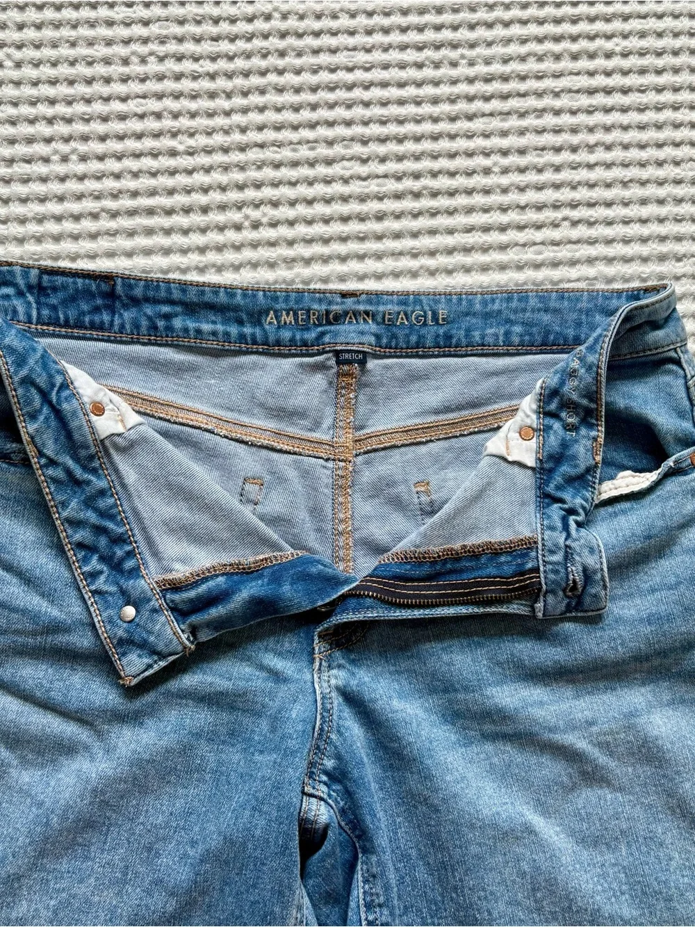 American Eagle AE Low-Rise Baggy Denim Jean Shorts Medium Wash Spring 2025 - 8